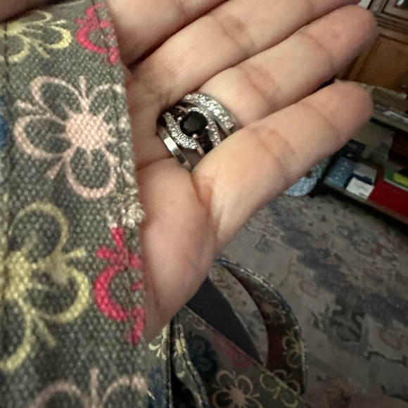 Kavu Canvas Small crossbody. Flower Print. Limited Edition. - Picture 13 of 14